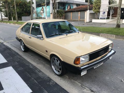 carro São Paulo - SP volkswagen passat 1980 gasolina coupe Passat Ts 1.6 Maravilhoso Restaurado nos minimos detalhes 4 amortecedores Cofap novos, freios revisados, suspencao revisada, rodas pingo dagua aro 17 novas com pneus novos, carburador revisado, velas, filtros e etc... coletor de escapamento 4x1 motor com ajuste fino feito por oficina especializada, bancos recaro com tecido exclusivo, Dvd retratil pioneer com sub woofer, alarme positro novo documento legalizado potencia suspencao roda e pneu dispensa comentarios 