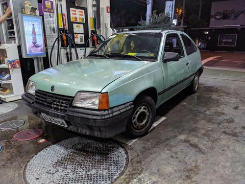 kadett antigo unica dona carro sao paulo sp motor muito bom farois originais precisa de um banho de tinta desgastada pelo tempo um rasgo no meu banco 26 anos de estrada tremendo companheiro foi dificil decidir vende lo unica dona volante regulavel pneus semi novos com rack protetor de cacamba limpador traseiro cheio de amor e luzzzzzz chevrolet kadett 1994 gasolina sedan carro sao paulo sp chevrolet kadett 1994 gasolina manual sedan 450000 verde 3 portas alarme retrovisores eletricos retrovisor fotocromico volante com regulagem de altura ar quente desembacador traseiro travas eletricas vidros eletricos cd player radio