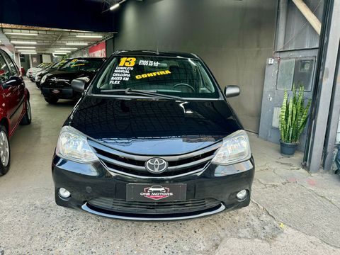 toyota etios xs 13 flex 2013 carro sao bernardo do campo sp toyota etios xs 13 flex com manual chave reserva completo e o carro ideal para quem busca economia conforto e seguranca com design moderno motor potente e tecnologia de ponta ele e a escolha certa para quem deseja dirigir com tranquilidade venha conhecer e experimentar o melhor da mobilidade urbana financiamos com ou sem entrada sujeito a analise de credito entrada parcelada em ate 21x no cartao so aqui na one motors voce tem as melhores ofertas os melhores carros one motors multimarcas certeza do melhor negocio nos reservamos no direito de qualquer tipo de erro de digitacao carro sao bernardo do campo sp toyota etios 2013 flex manual hatch 104000 preto 4 portas alarme ar condicionado computador de bordo encosto de cabeca traseiro airbag ar quente desembacador traseiro travas eletricas vidros eletricos direcao hidraulica cd player farol de neblina