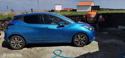 carro  nissan n-connecta 2018 diesel hatch K14
Tipo de Carroceria :	Turismo
Num. de Portas :	5 portas
Nissan Micra K14 1.5 dCi 90HP S&S Motor Informação Técnica
Nissan Micra K14 1.5 dCi 90HP S&S Motor Informação Técnica
Motor :	Em linha 4
Código de Motor :	-
Combustível :	Gasóleo
Alimentação :	Direct Injection.
Disposição :	Transversal
Posição do Motor :	Frente
Cilindrada :	1461 cm3 / 89.2 cu-in
Diâmetro x Curso :	76.0 x 80.5 mm
2.99 x 3.17 polegadas
Válvulas :	8 Válvulas
Sobrealimentação :	Turbo + Intercooler
Taxa de Compressão :	15.5
Potência :	90 PS / 89 HP / 66 kW
@ 4000 rpm
Binário :	220 Nm / 162 lb-ft
@ 2000 rpm
Tracção :	FWD
Caixa de Velocidades :	
5 velocidades Manual
Embraiagem :	Dry single disc clutch
Nissan Micra K14 1.5 dCi 90HP S&S Consumos, Emissões e Autonomia
Nissan Micra K14 1.5 dCi 90HP S&S Consumos, Emissões e Autonomia
Consumos - Cidade NEDC :	3.5 L/100 km
81 MPG UK
67 MPG US
Consumos - Extra-Urbano NEDC :	3.1 L/100 km
91 MPG UK
76 MPG US
Consumos - Médio NEDC :	3.2 L/100 km
88 MPG UK
74 MPG US
Autonomia :	1281 km / 796 miles
Depósito :	41 L
10.8 US gallons
9 UK gallons
Emissões de CO2 :	85 g/km (Nissan)
Norma de emissões :	Euro 6

Nissan Micra K14 1.5 dCi 90HP S&S Prestações
Velocidade Máxima :	179 km/h / 111 Mph
Aceleração 0 aos 100 km/h :	11.9 s
Nissan Micra K14 1.5 dCi 90HP S&S Dimensões, Aerodinâmica e Peso
Nissan Micra K14 1.5 dCi 90HP S&S Dimensões, Aerodinâmica e Peso
Distância entre Eixos :	252.5 cm / 99.41 polegadas
Comprimento :	399.9 cm / 157.44 polegadas
Largura :	174.3 cm / 68.62 polegadas
Altura :	145.5 cm / 57.28 polegadas
Largura do Eixo Dianteiro :	151.0 cm / 59.45 polegadas
Largura do Eixo Traseiro :	152.0 cm / 59.84 polegadas
Cx :	-

Nissan Micra K14 1.5 dCi 90HP S&S Dimensões do interior
Nissan Micra K14 1.5 dCi 90HP S&S Dimensões do interior
Num. de Lugares :	5 lugares
Distribuição de lugares :	2+3
Mala :	300 L / 10.6 cu-ft
Nissan Micra K14 1.5 dCi 90HP S&S Travões, Pneus, Direção e Suspensão
Nissan Micra K14 1.5 dCi 90HP S&S Travões, Pneus, Direção e Suspensão
Travões da Frente :	Discos
(- mm / - polegadas)
Travões de Trás :	Tambores
(- mm / - polegadas)
Pneus da Frente :	195/55 R16
Pneus de Trás :	195/55 R16
Largura Jantes Frente :	6,0"
Lagura Jantes Trás :	6,0"
Direcção :	Rack and pinion Electric
Suspensão da Frente :	McPherson struts. Coil springs.
Suspensão de Trás :	Coil springs. Torsion bar.
Nissan Micra K14 1.5 dCi 90HP S&S 

Mais informações mandar mensagem no privado preço sobre consulta 