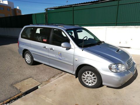 carro Albufeira - PT kia carnival 2002 diesel van ***NEGOCIÁVEL***

MONOVOLUME ECONÓMICO

Carrinha de 6 lugares muito económica.
IPO Junho de 2021.
Revisão em dia.
Pastilhas de travão e discos de travão novos.
Pneus novos a frente.
Alternador novo.
Foles de transmissão novos.
AC recarregado.