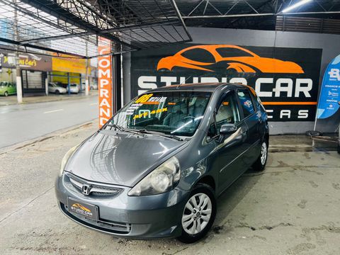 carro São Bernardo Do Campo - SP honda fit 2008 flex hatch STUDIOCAR MULTIMARCAS 
IPVA 2025 TOTALMENTE PAGO 
LICENCIADO 2025
AR CONDICIONADO 
AR QUENTE
AIRBAG 
BANCOS EM VELUDO
MULTIMIDIA 
COMPUTADOR DE BORDO
CÂMBIO MECÂNICO
DESEMBAÇADOR TRASEIRO
LIMPADOR TRASEIRO
MANUAL, CHAVE CÓPIA 
DIREÇÃO ELÉTRICA
VIDROS ELÉTRICOS
TRAVAS ELÉTRICAS
BAIXO KM 
VENHA PARA STUDIOCAR VOCÊ TAMBÉM !!!
STUDIOCAR CERTEZA DO MELHOR NEGÓCIO!!!
ESTAMOS LOCALIZADO NA RUA JURUBATUBA 1060 CENTRO DE SBC SP
ENTRE EM CONTATO COM UM DE NOSSOS CONSULTORES 
NOS RESERVAMOS NO DIREITO DE CORRIGIR QUALQUER TIPO DE ERRO DE DIGITAÇÃO
