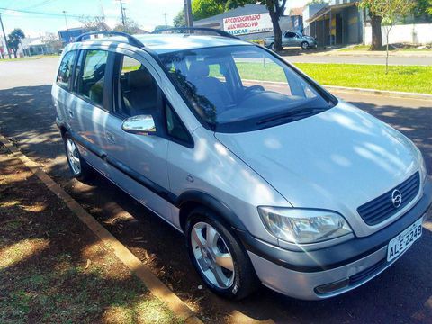 carro São Miguel Do Iguaçu - PR chevrolet 2004 2003 gasolina van Zafira cd 7 lugares minivan 2.0 16v banco de couro,ar, direção hidráulica vidro elétrico,pneus seminovos,aro 16 