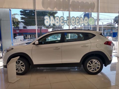 hyundai tucson 16 16v t gdi carro sao paulo sp hyundai tucson 16 16 v t gdi gls hyundai tucson 2020 gasolina suv carro sao paulo sp hyundai tucson 2020 gasolina automatico suv 12 branco 4 portas alarme ar condicionado banco com regulagem de altura computador de bordo encosto de cabeca traseiro controle automatico de velocidade retrovisores eletricos rodas de liga leve sensor de estacionamento teto solar volante com regulagem de altura bancos em couro gps airbag freio abs ar quente desembacador traseiro travas eletricas vidros eletricos turbo cd player radio farol de neblina