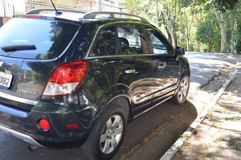 captiva completa carro sao paulo sp captiva completa ar condicionado bancos em couro rodas farois de milha trio retrovisores eletricos 24 l automatica airbags abs chevrolet captiva 2011 gasolina suv carro sao paulo sp chevrolet captiva 2011 gasolina automatico suv 135221 preto 4 portas alarme ar condicionado banco com regulagem de altura computador de bordo encosto de cabeca traseiro controle automatico de velocidade retrovisores eletricos rodas de liga leve sensor de estacionamento volante com regulagem de altura bancos em couro airbag freio abs ar quente desembacador traseiro travas eletricas vidros eletricos direcao hidraulica cd player radio farol de neblina