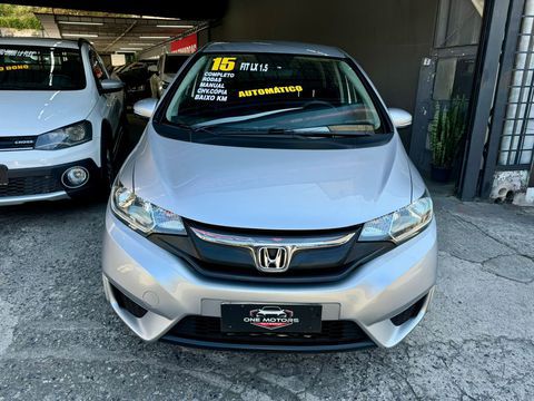 honda fit lx 15 cvt automatico 2015 carro sao bernardo do campo sp veiculo periciado e aprovado manual e chave copia qualidades carro 2 dono estepe sem uso o mais vendido da categoria super economico e de otimo custo beneficio completo air bag abs som original alarme original na chave retrovisor eletrico roda de liga pneus bons e muito mais traga ja a sua familia e faca um teste drive tenho certeza que esse modelo vai te surpreender trabalhamos com todas as financeiras mais conceituadas do mercado aprovamos o seu credito pelo telefone facilitamos a sua entrada aceitamos o seu usado na troca mesmo com divida valorizamos o seu usado com a melhor avaliacao do mercado aceitamos troca com troco one motors certeza do melhor negocio nos reservamos no direito de qualquer tipo de erro de digitacao carro sao bernardo do campo sp honda fit 2015 flex automatico hatch 75219 prata 4 portas alarme ar condicionado banco com regulagem de altura computador de bordo encosto de cabeca traseiro retrovisores eletricos rodas de liga leve sensor de estacionamento airbag freio abs ar quente desembacador traseiro travas eletricas vidros eletricos direcao hidraulica cd player